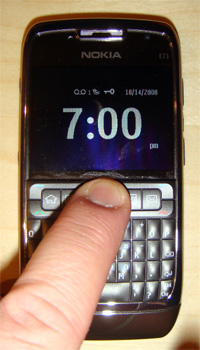 photo of clock on Nokia E71