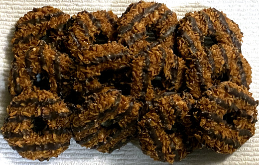 photo of Girl Scouts Caramel deLites cookies