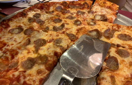 photo of a Red Rose pizza